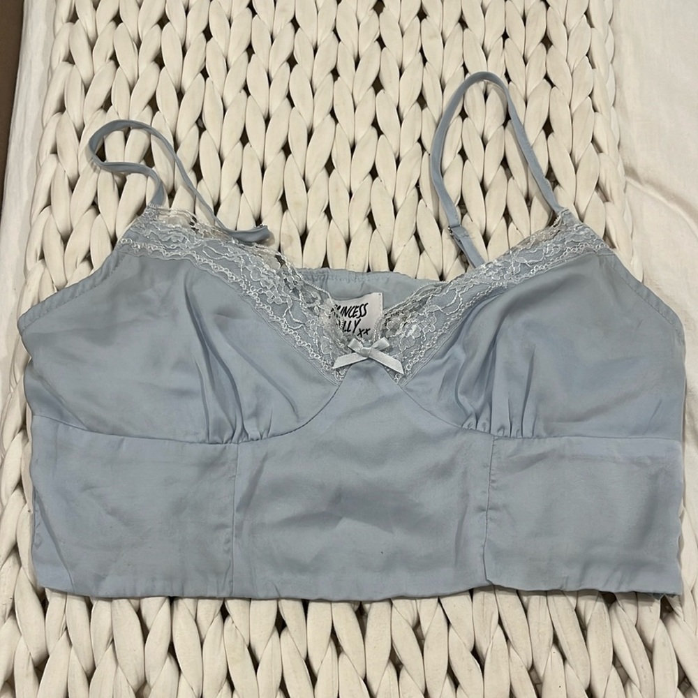Baby blue crop top princess Polly size 12 fits a 10-12 it’s a little small